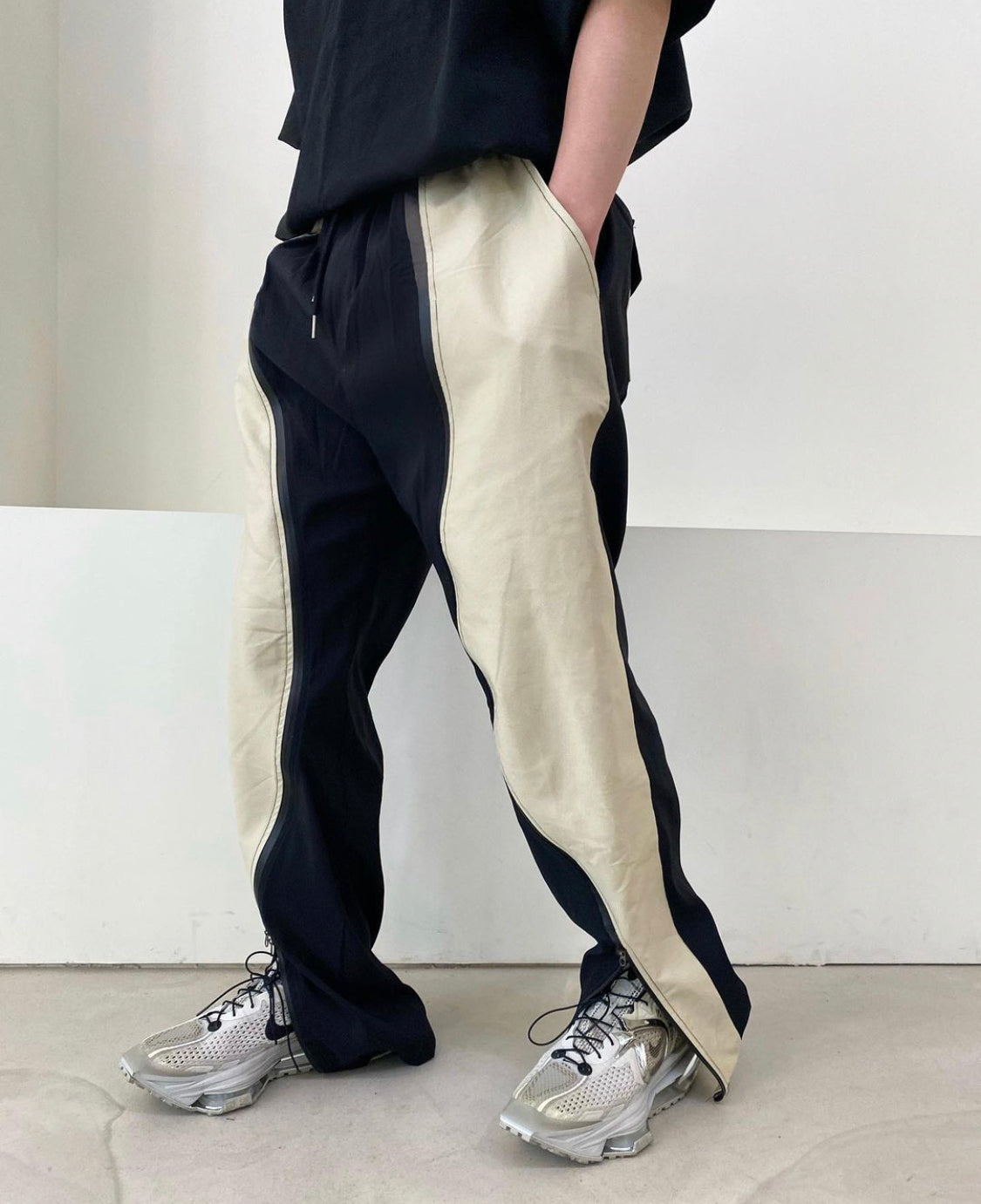 CUT LINE PANTS (BEIGE COLOR)