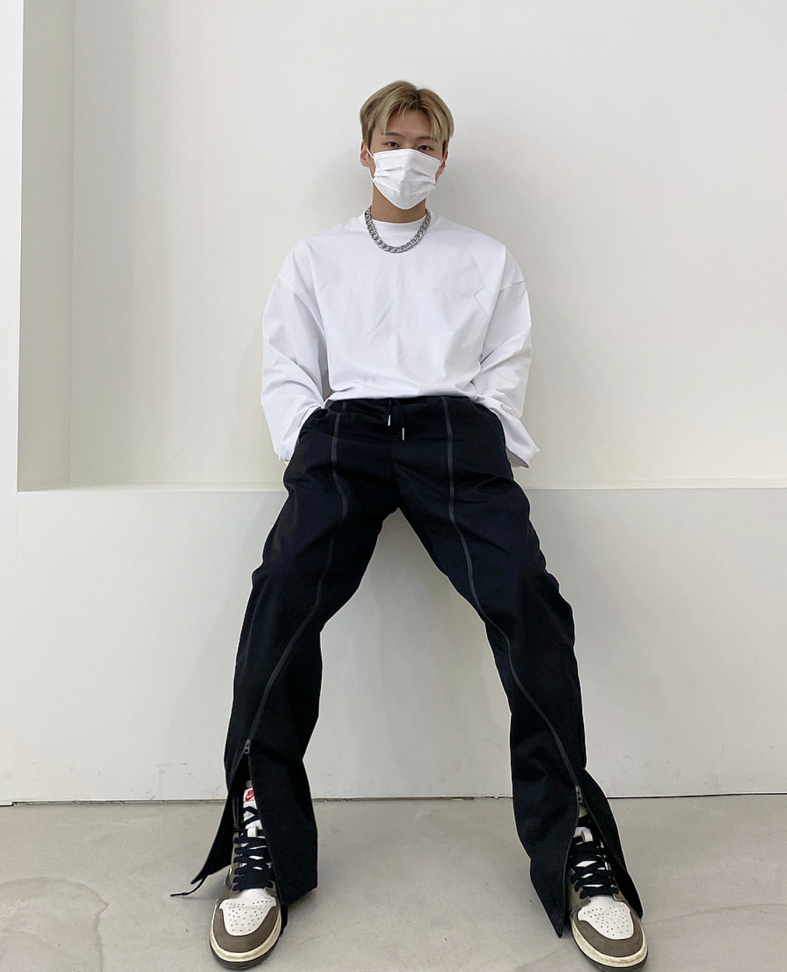 CUT LINE PANTS (BLACK COLOR)